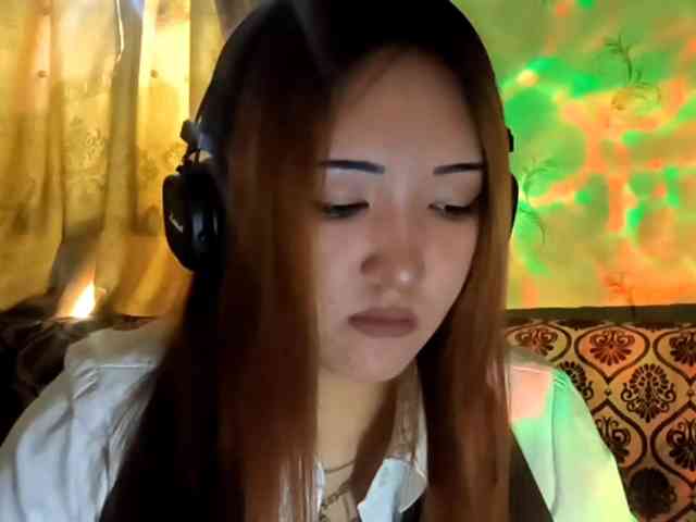NessaDevona webcam