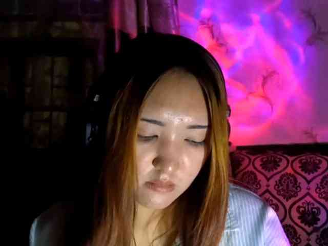 NessaDevona webcam