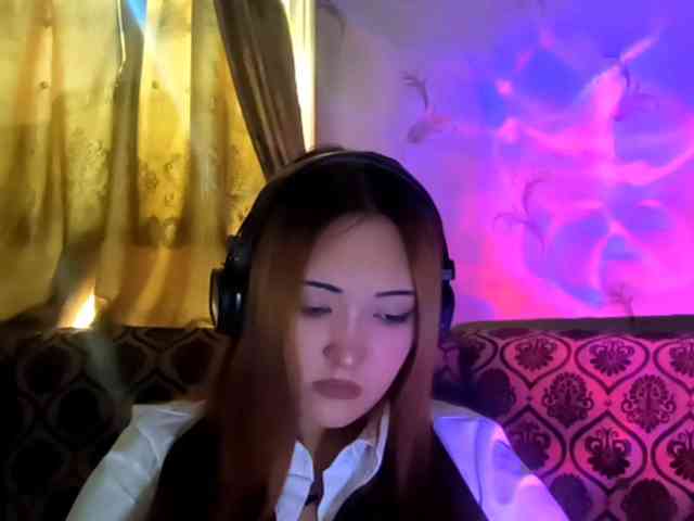 NessaDevona webcam