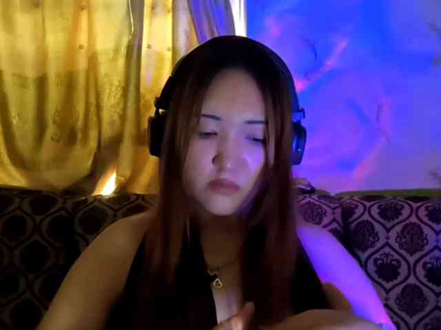 NessaDevona webcam