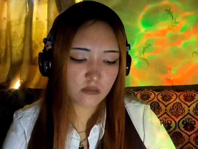 NessaDevona webcam