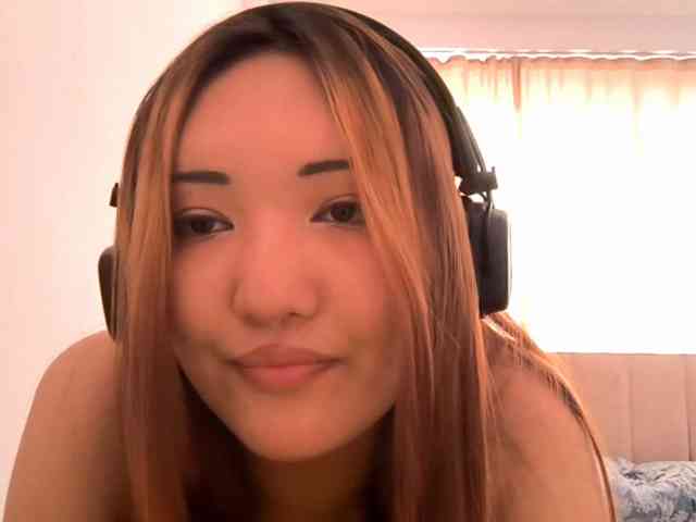 NessaDevona webcam