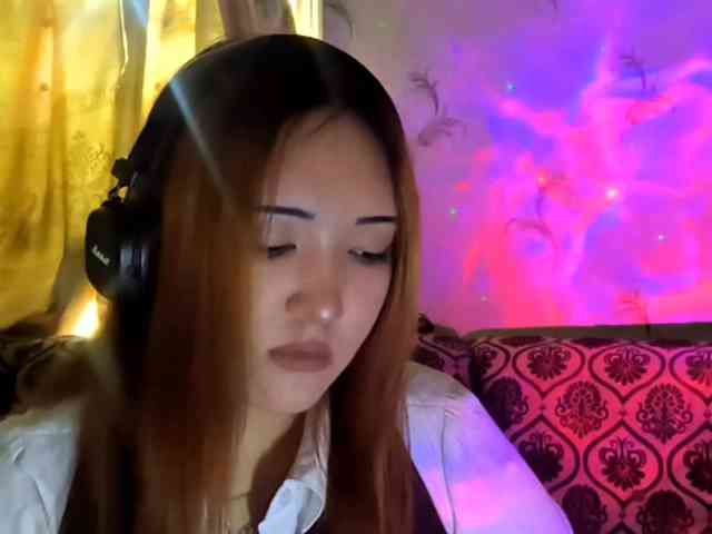 NessaDevona webcam
