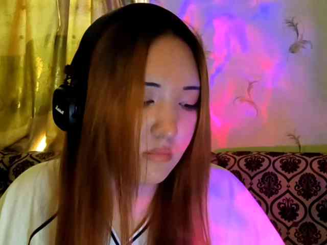 NessaDevona webcam