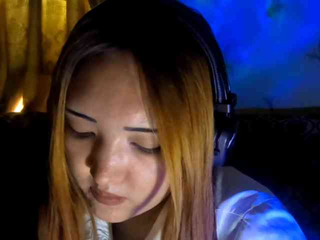 NessaDevona webcam