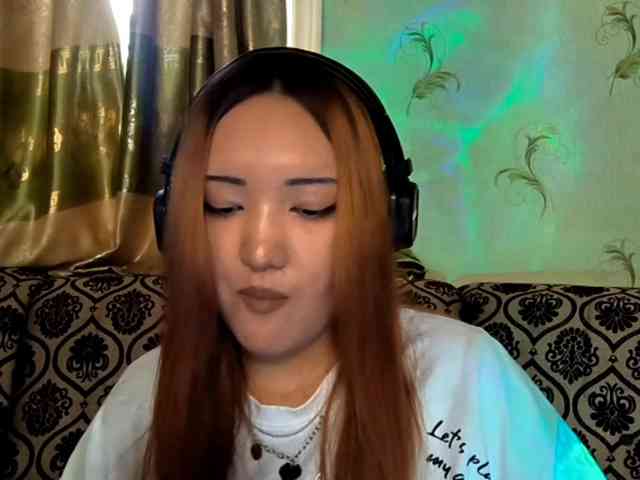 NessaDevona webcam