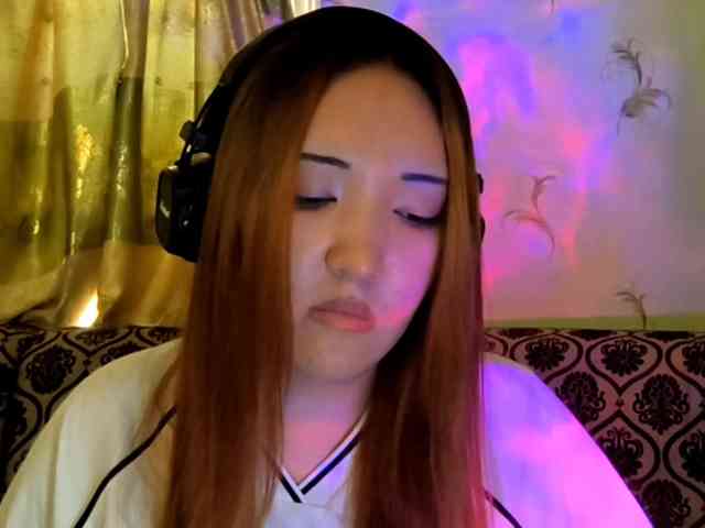 NessaDevona webcam
