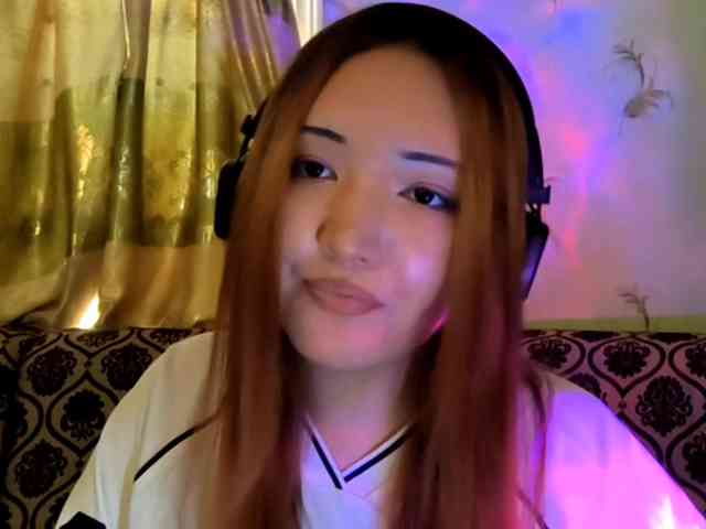 NessaDevona webcam
