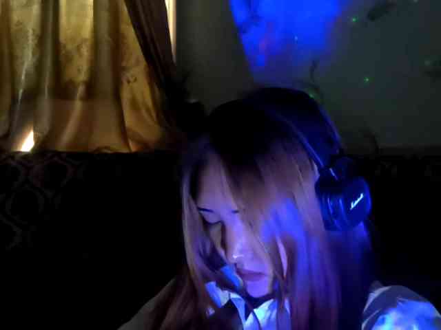 NessaDevona webcam