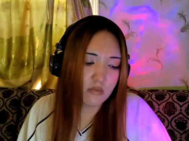 NessaDevona webcam