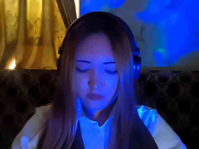 NessaDevona webcam