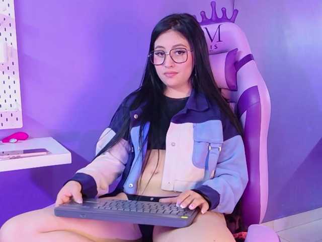 Annie9 live cam on BongaCams