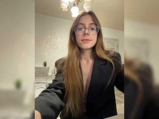 Lera-Antonovna live cam on BongaCams
