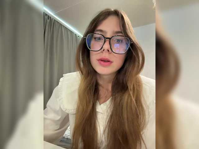 Lera-Antonovna live cam on BongaCams