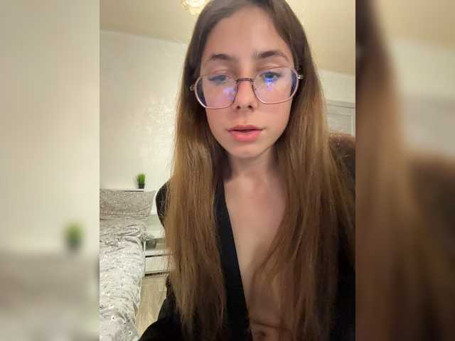 Lera-Antonovna live cam on BongaCams