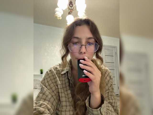 go to chat with Scarlet_Noir