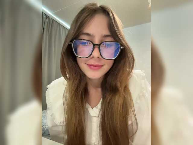 Lera-Antonovna live cam on BongaCams