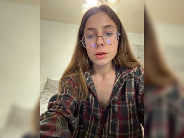 Lera-Antonovna live cam on BongaCams