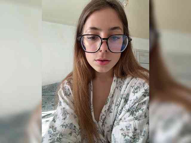 Scarlet_Noir webcam