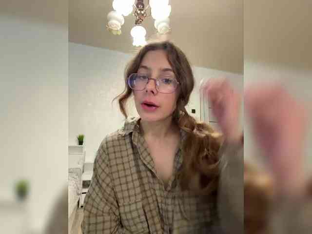Scarlet_Noir webcam