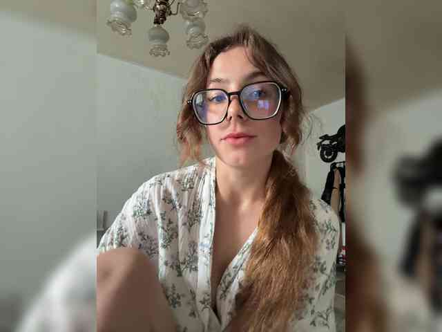 Scarlet_Noir webcam