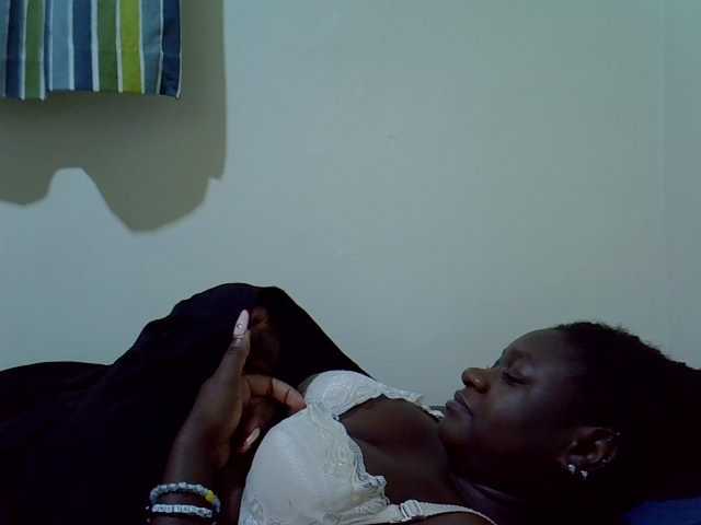 Ebony-Quinter live cam on BongaCams