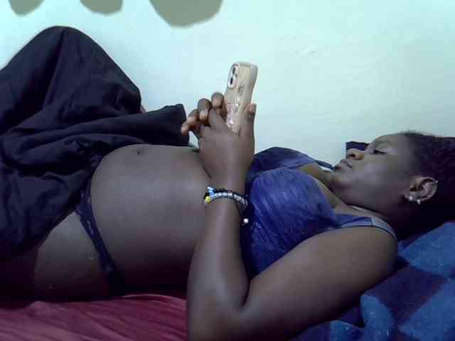 Ebony-Quinter webcam