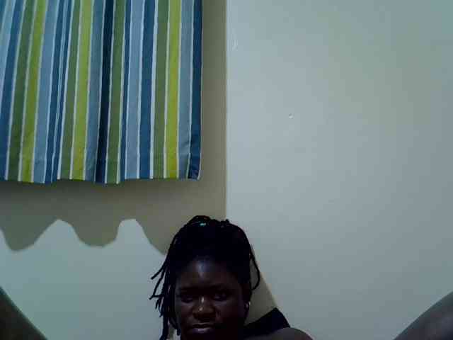 Ebony-Quinter webcam