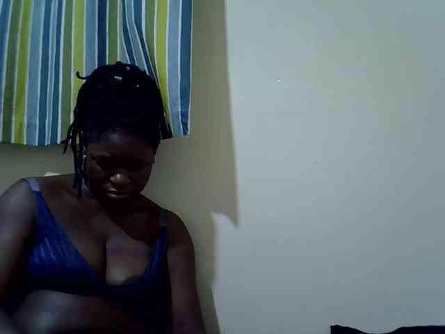 Ebony-Quinter webcam