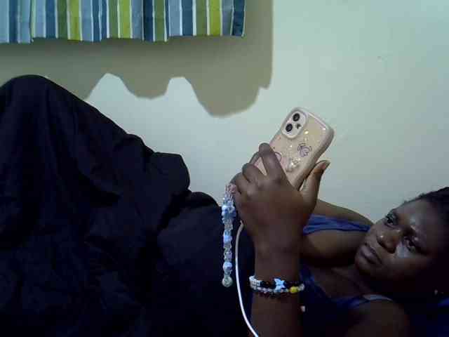 Ebony-Quinter webcam