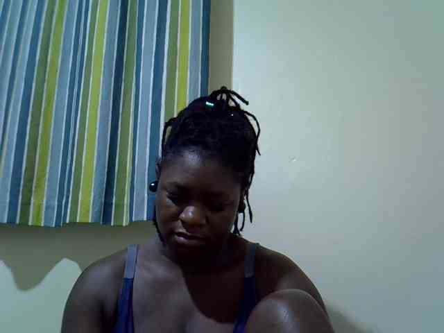 Ebony-Quinter webcam