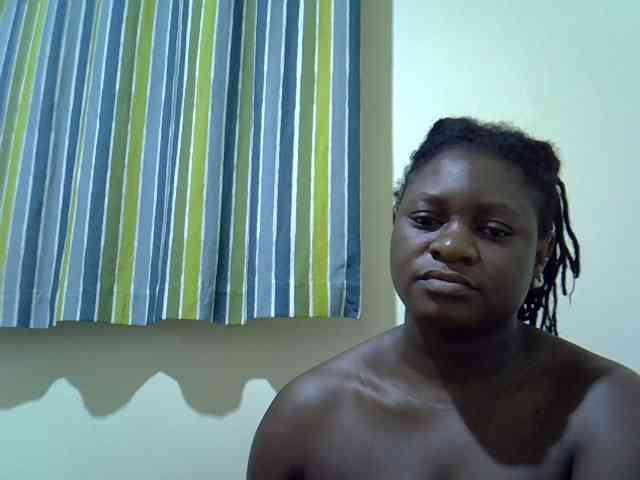 Ebony-Quinter webcam