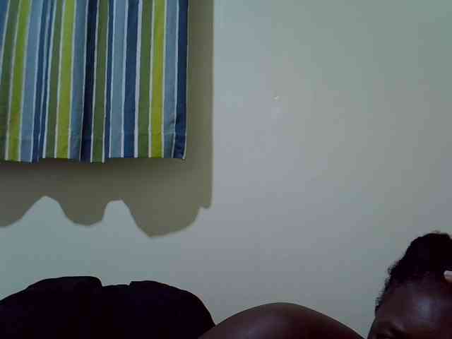 Ebony-Quinter webcam