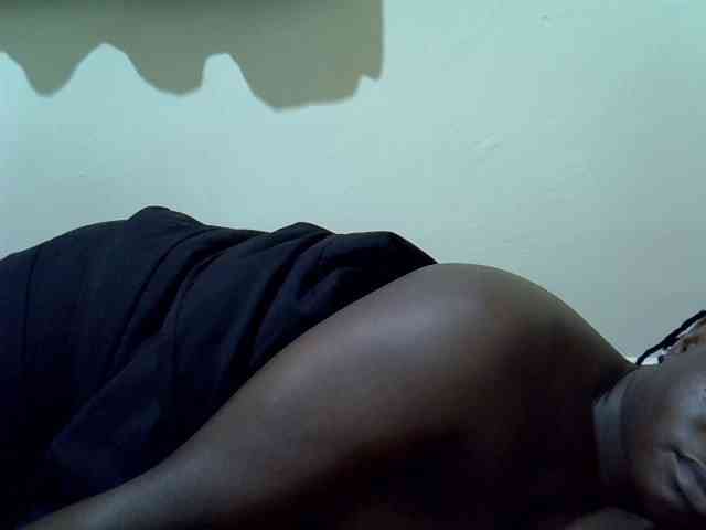 Ebony-Quinter webcam