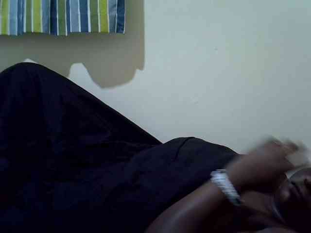 Ebony-Quinter webcam