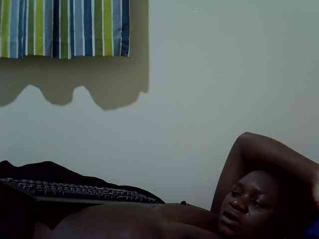 Ebony-Quinter webcam