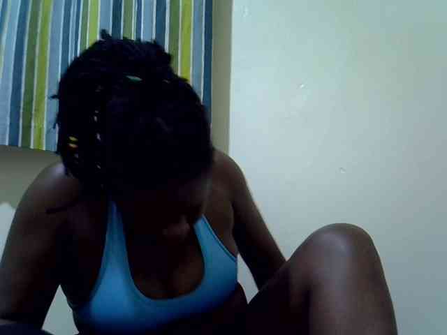 Ebony-Quinter webcam