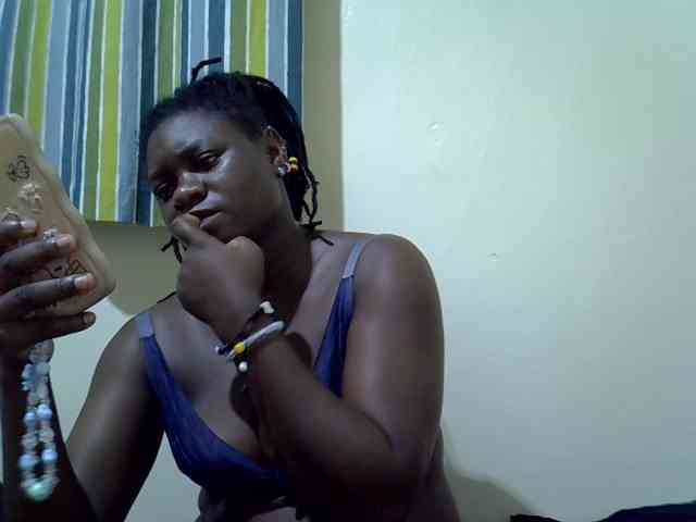 Ebony-Quinter webcam