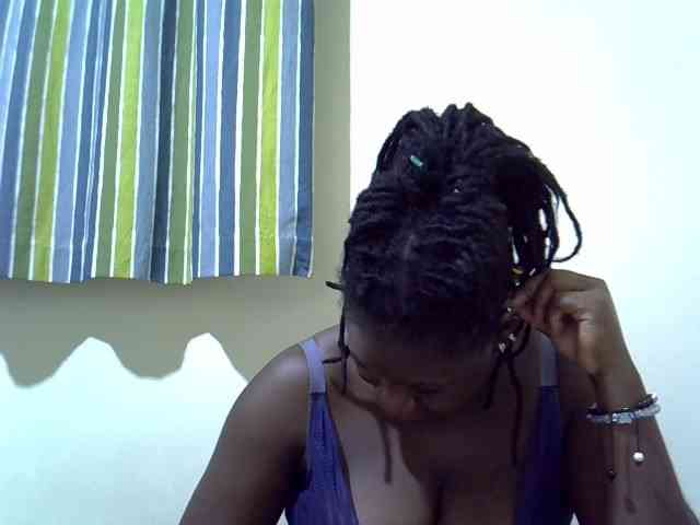 Ebony-Quinter webcam