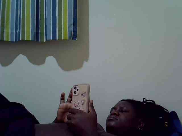 Ebony-Quinter webcam