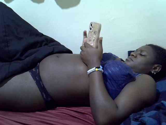 Ebony-Quinter webcam