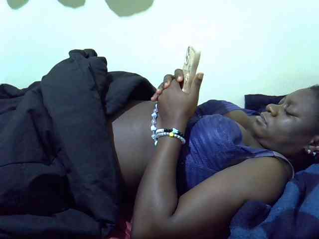 Ebony-Quinter webcam