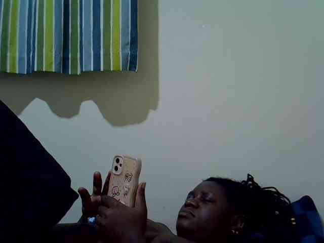 Ebony-Quinter webcam