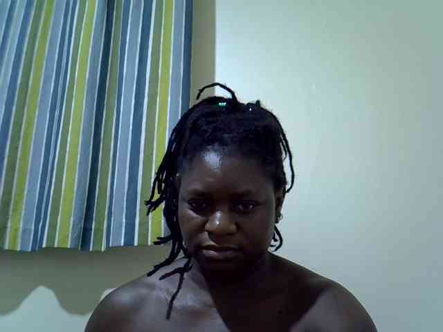 Ebony-Quinter webcam