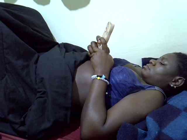 Ebony-Quinter webcam