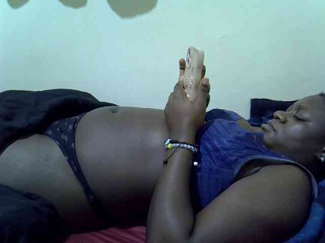 Ebony-Quinter webcam