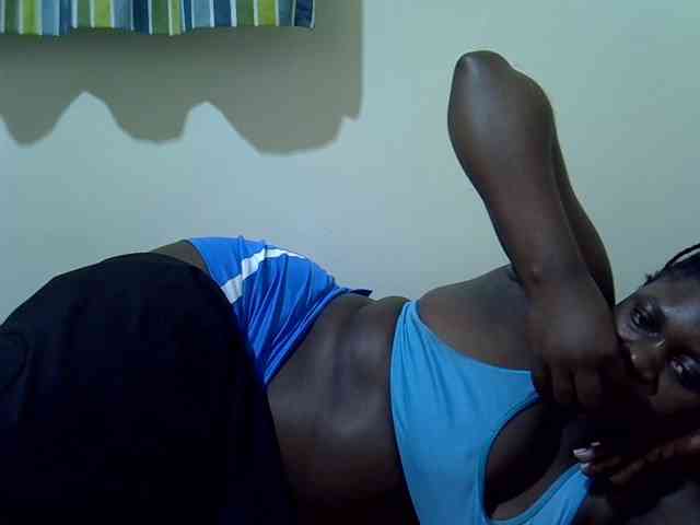 Ebony-Quinter webcam