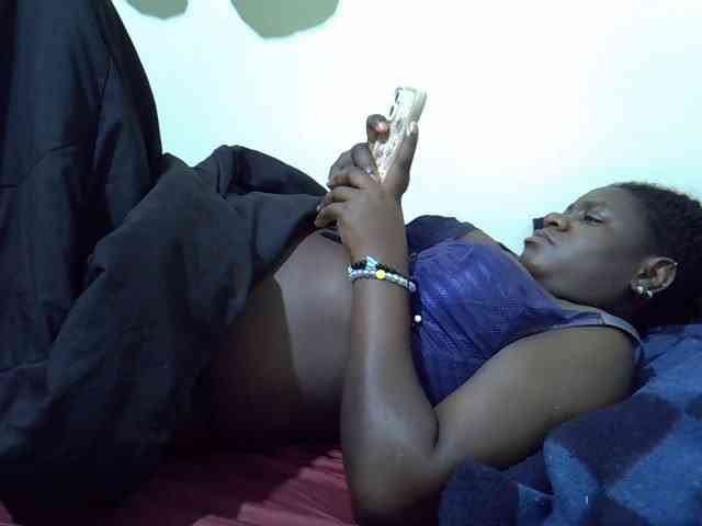 Ebony-Quinter webcam