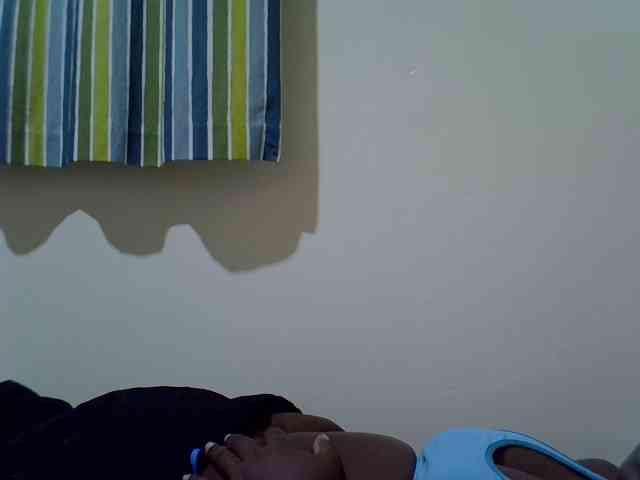 Ebony-Quinter webcam
