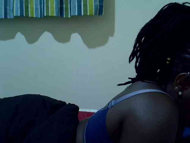 Ebony-Quinter webcam